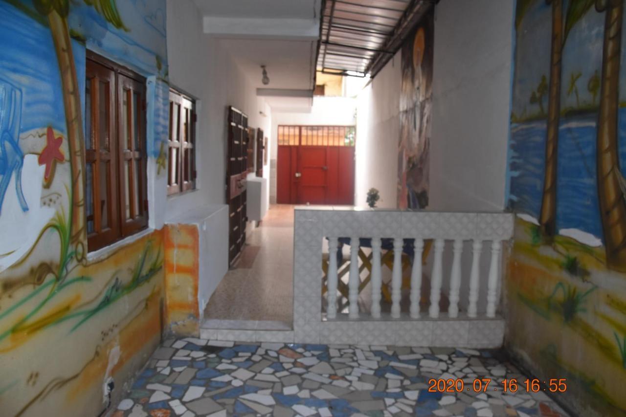 Résidence Hotel Georges Colette Yopougon Exterior foto